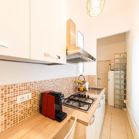 Becky Apartman *